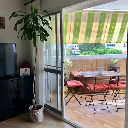 Con Smart Tv En Piso Compartido Con Bano Privado O Compartido Sol *