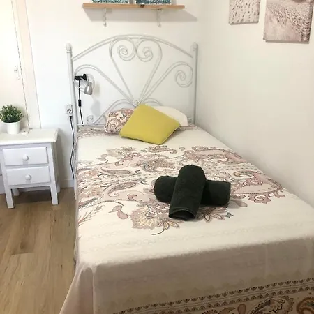 Con Smart Tv En Piso Compartido Con Bano Privado O Compartido Sol *