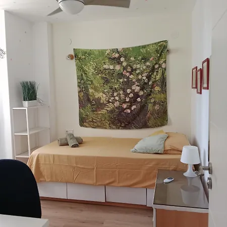Single In Shared Appartamment With Share Bathroom Sol Homestay szállás Málaga